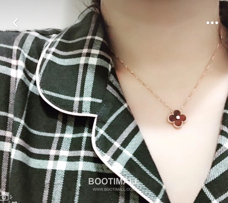 Van Cleef & Arpels Vintage Alhambra Pendant Necklace 반클리프 아펠 빈티지 알함브라 펜던트 네크리스 카닐리언 다이아몬드 18K 로즈 골드 1