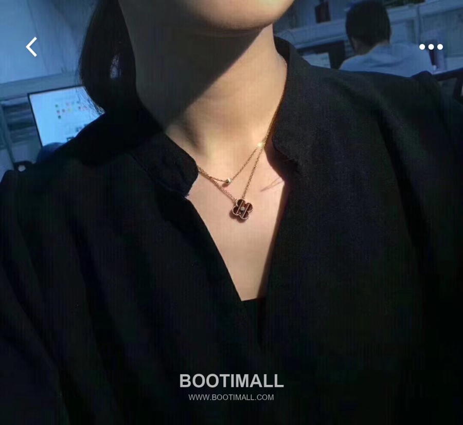 Van Cleef & Arpels Vintage Alhambra Pendant Necklace 반클리프 아펠 빈티지 알함브라 펜던트 네크리스 카닐리언 다이아몬드 18K 로즈 골드 2