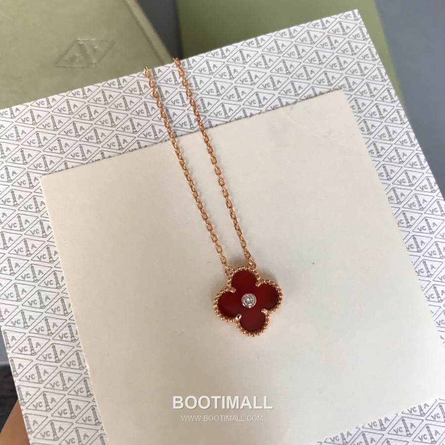 Van Cleef & Arpels Vintage Alhambra Pendant Necklace 반클리프 아펠 빈티지 알함브라 펜던트 네크리스 카닐리언 다이아몬드 18K 로즈 골드 12