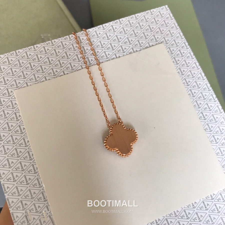 Van Cleef & Arpels Vintage Alhambra Pendant Necklace 반클리프 아펠 빈티지 알함브라 펜던트 네크리스 카닐리언 다이아몬드 18K 로즈 골드 15