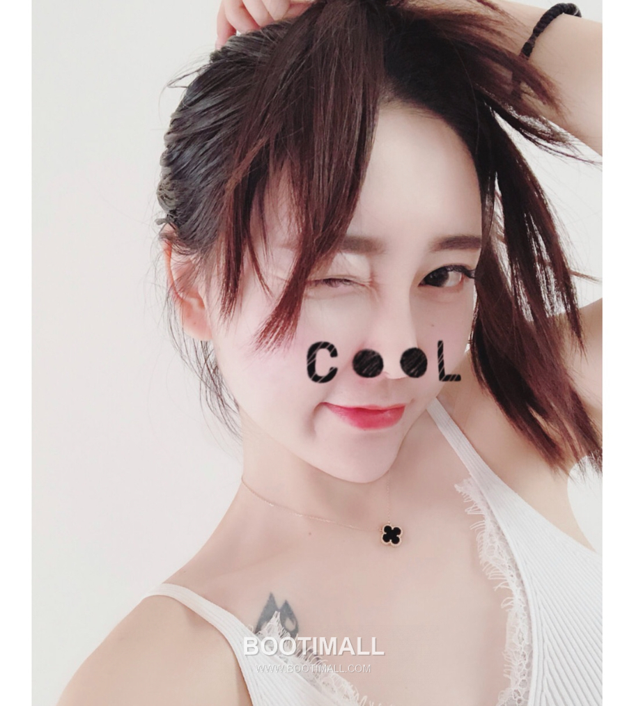 Van Cleef & Arpels Vintage Alhambra Pendant Necklace 반클리프 아펠 빈티지 알함브라 펜던트 네크리스 카닐리언 18K 옐로우 골드 5