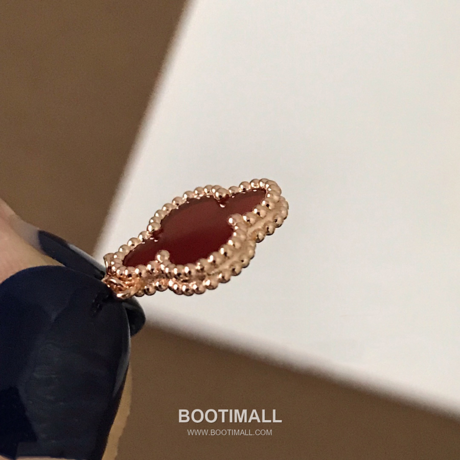 Van Cleef & Arpels Vintage Alhambra Pendant Necklace 반클리프 아펠 빈티지 알함브라 펜던트 네크리스 카닐리언 18K 옐로우 골드 10