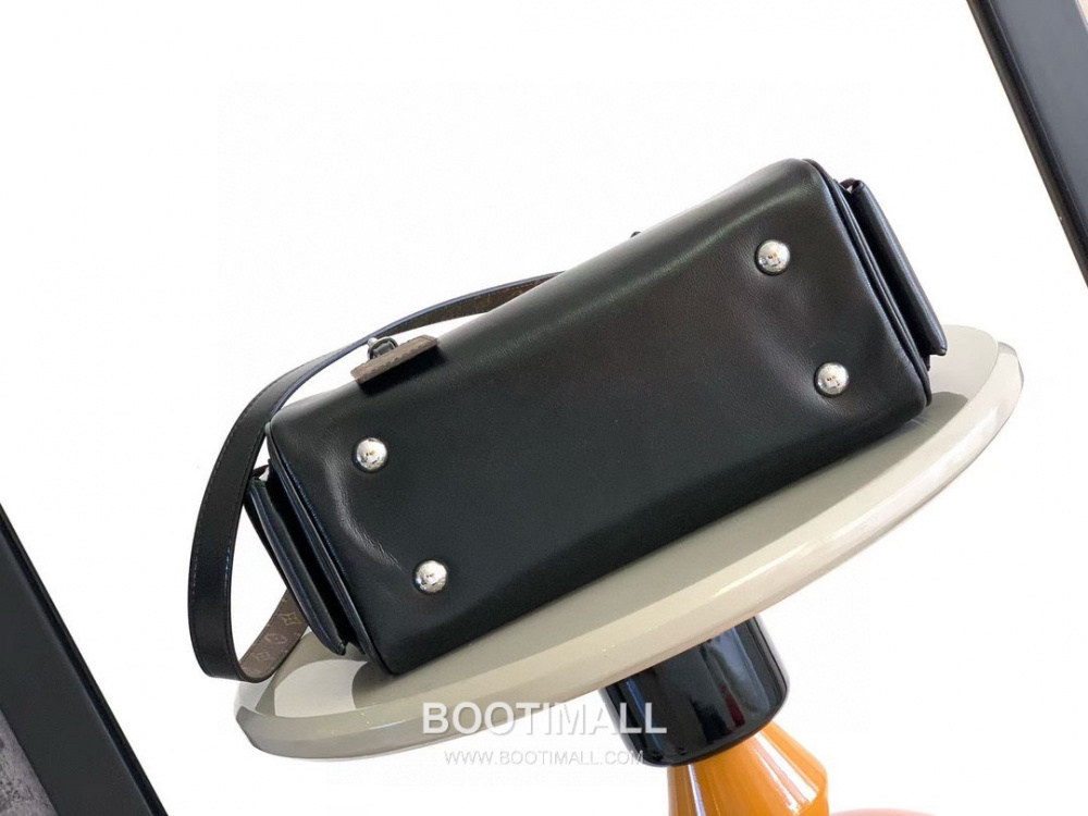 Louis Vuitton Speedy Cargo Vibe 루이비통 스피디 카고 바이브 M12934 블랙 28cm 4