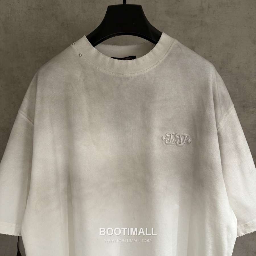 Louis Vuitton LV Patch Embroidered T-Shirt 루이비통 LV 패치 자수 반팔 티셔츠 11