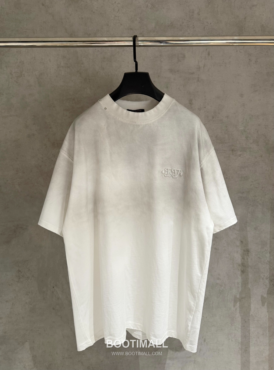 Louis Vuitton LV Patch Embroidered T-Shirt 루이비통 LV 패치 자수 반팔 티셔츠 9