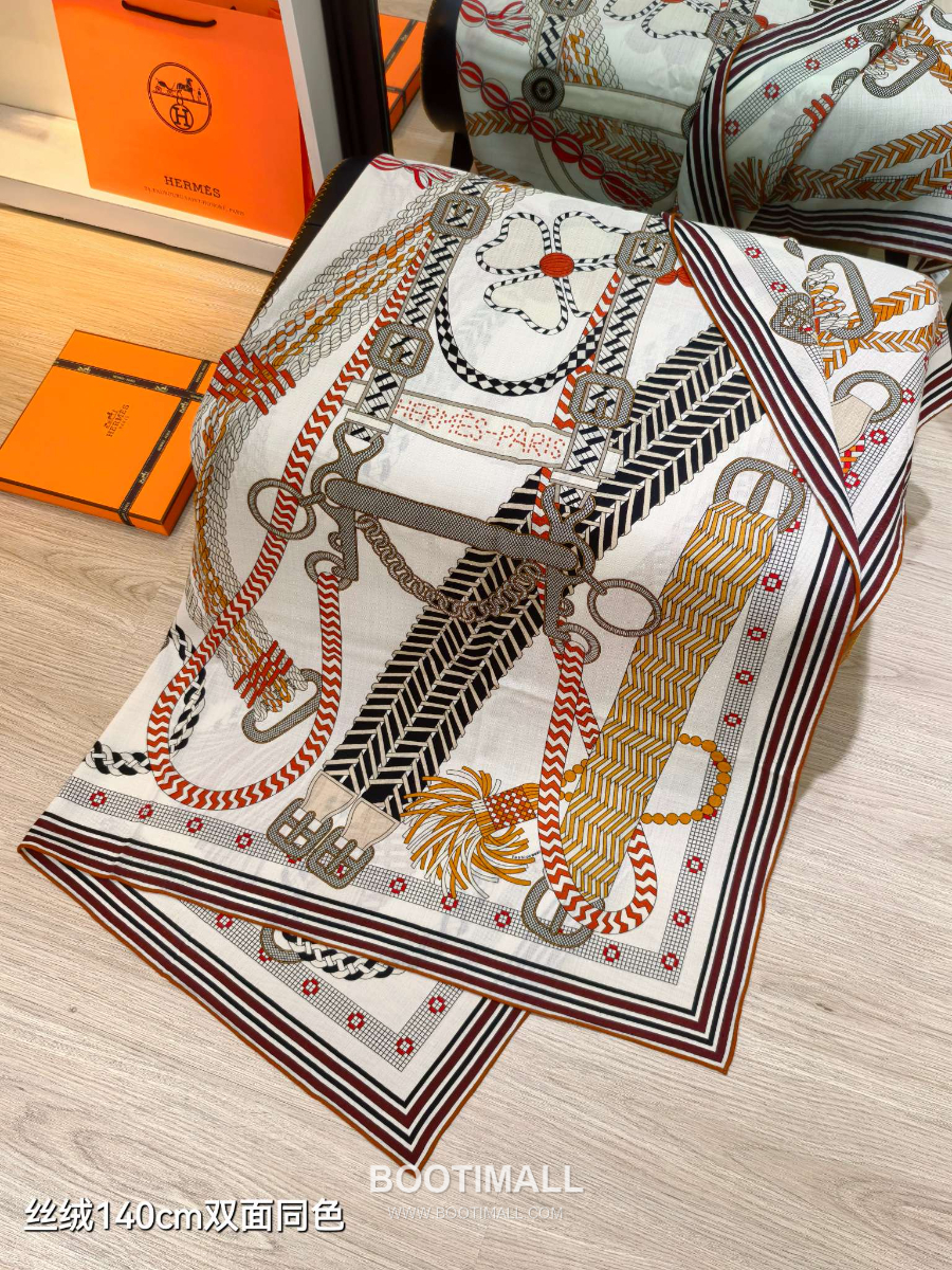 Hermes Cashmere Silk Shawl  “Tout en Tresse”  에르메스 캐시미어 실크 숄 140 “뚜 앙 트레스” RHMS2581 140×140cm 3
