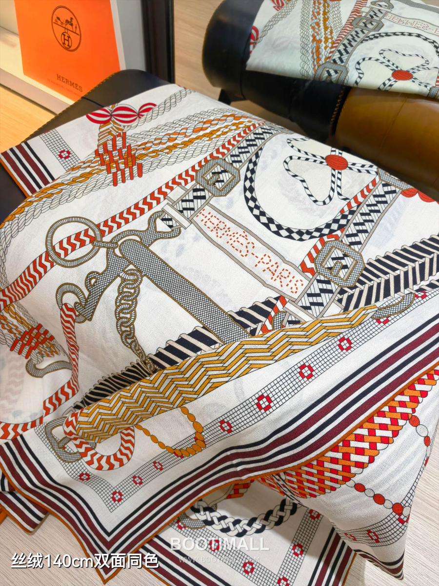 Hermes Cashmere Silk Shawl  “Tout en Tresse”  에르메스 캐시미어 실크 숄 140 “뚜 앙 트레스” RHMS2581 140×140cm 4