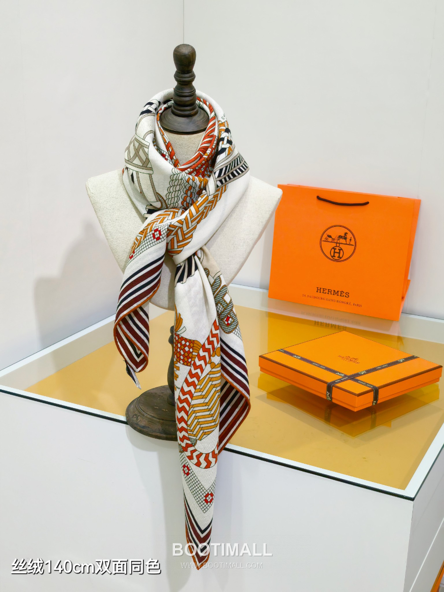 Hermes Cashmere Silk Shawl  “Tout en Tresse”  에르메스 캐시미어 실크 숄 140 “뚜 앙 트레스” RHMS2581 140×140cm 7