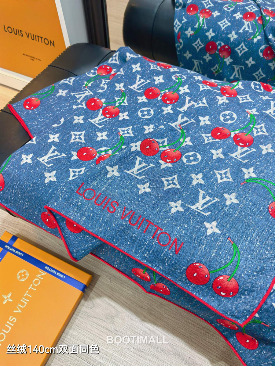 Louis Vuitton x Takashi Murakami Cashmere 루이비통 x 다카시 무라카미 캐시미어 실크 숄 140 모노그램 체리(세리즈) RLV2541 140×140cm 4