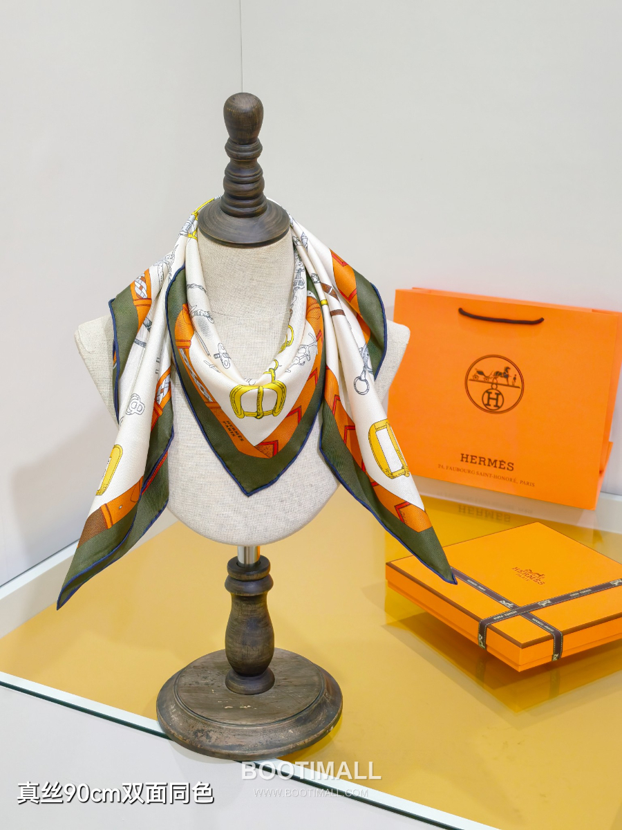 Hermes Twill Silk Scarf 90 “Cavalier du Ciel 에르메스 트윌 실크 스카프 90 카발리에 뒤 씨엘 SHMS2589 90×90cm 9