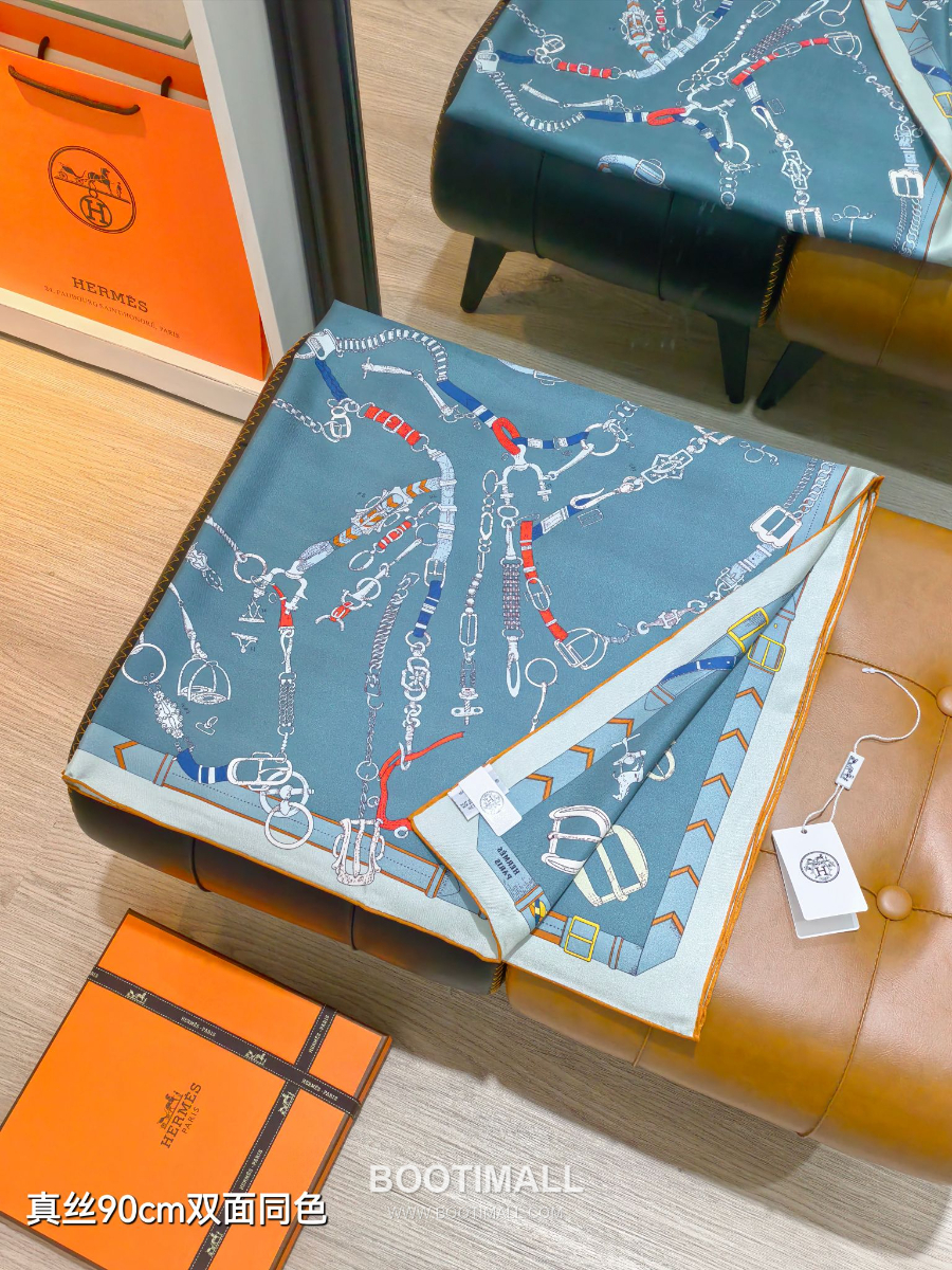 Hermes Twill Silk Scarf 90 “Cavalier du Ciel 에르메스 트윌 실크 스카프 90 카발리에 뒤 씨엘 SHMS2589-2 90×90cm 4