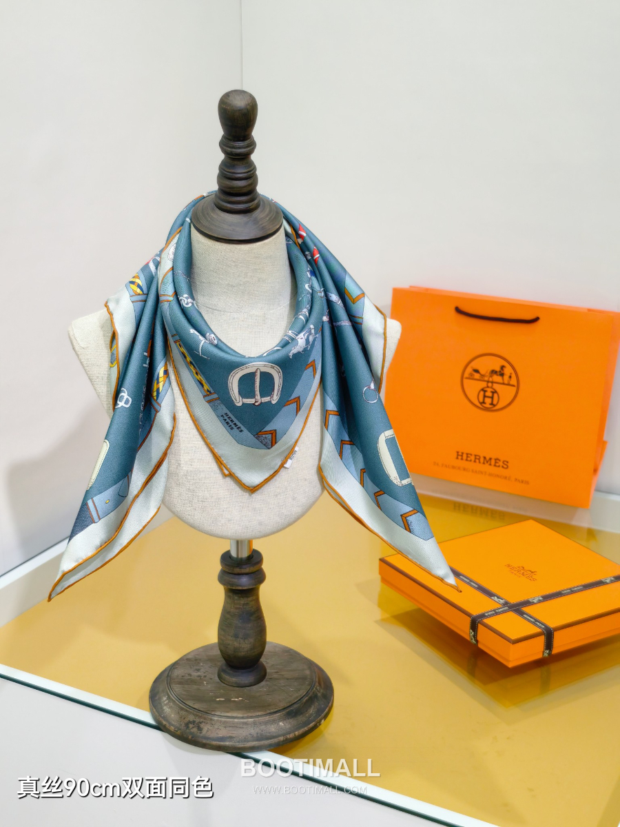 Hermes Twill Silk Scarf 90 “Cavalier du Ciel 에르메스 트윌 실크 스카프 90 카발리에 뒤 씨엘 SHMS2589-2 90×90cm 9