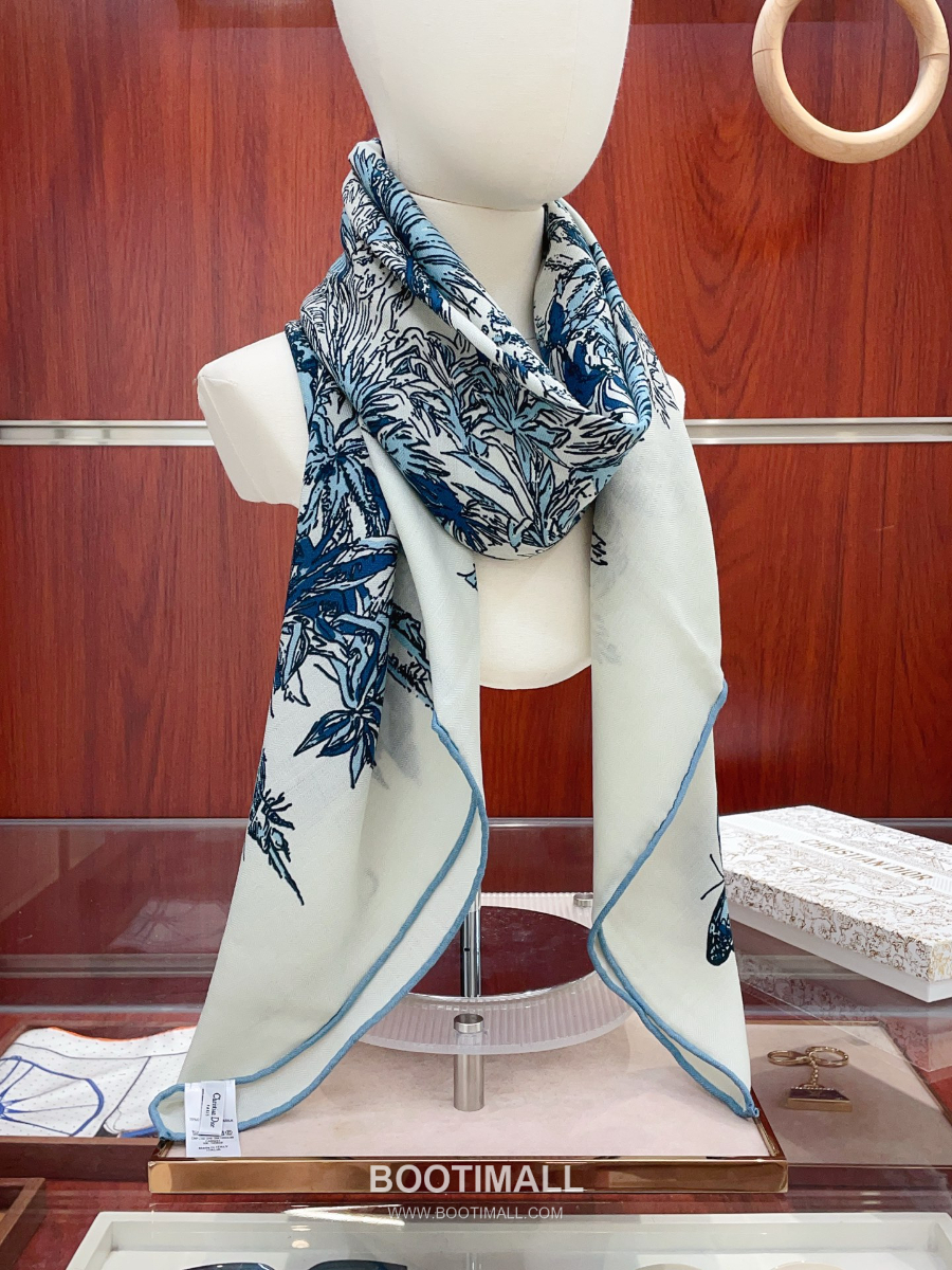 Christian Dior Toile de Jouy Cashmere Silk Shawl 크리스찬 디올 트왈 드 주이 캐시미어 실크 숄 140×140cm 1