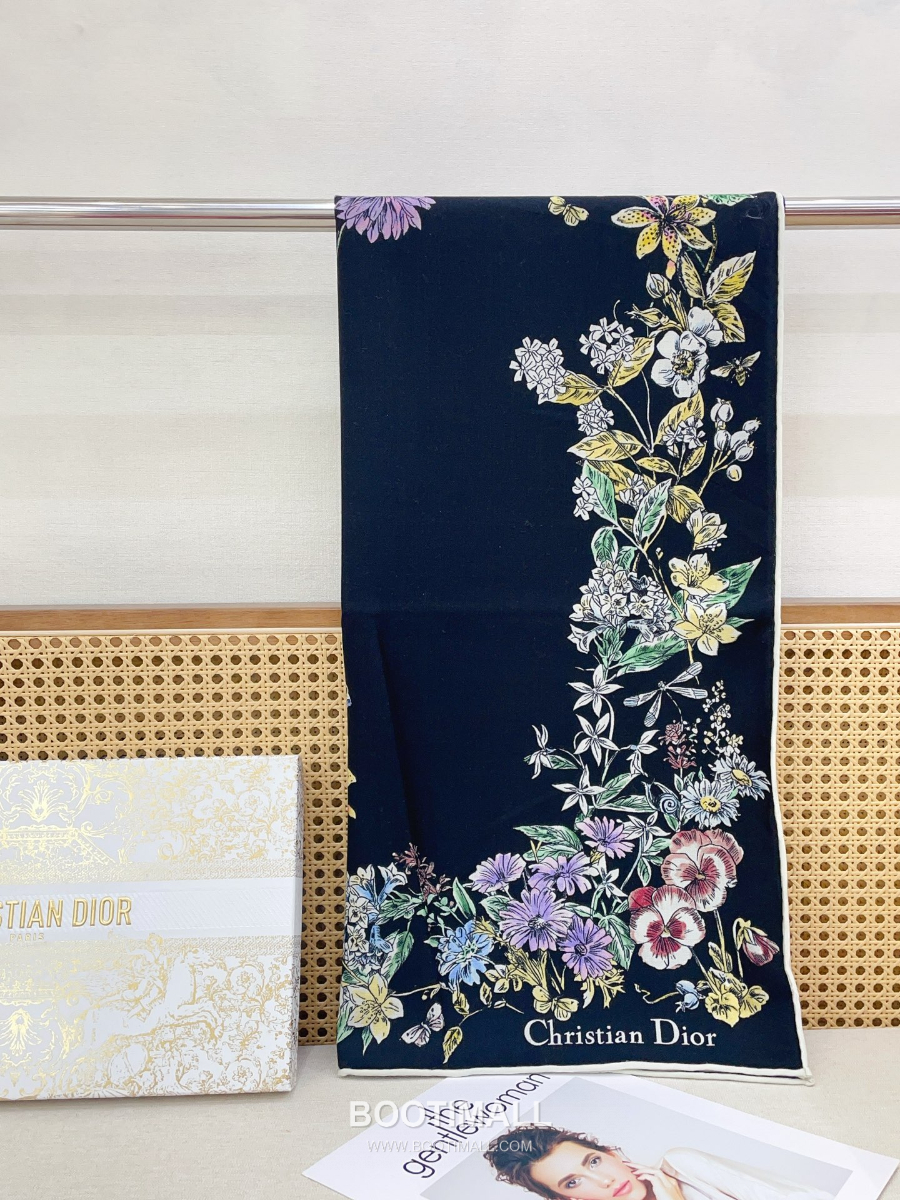 Christian Dior Toile de Jouy Cashmere Silk Shawl 크리스찬 디올 트왈 드 주이 캐시미어 실크 숄 네이비 140×140cm 4