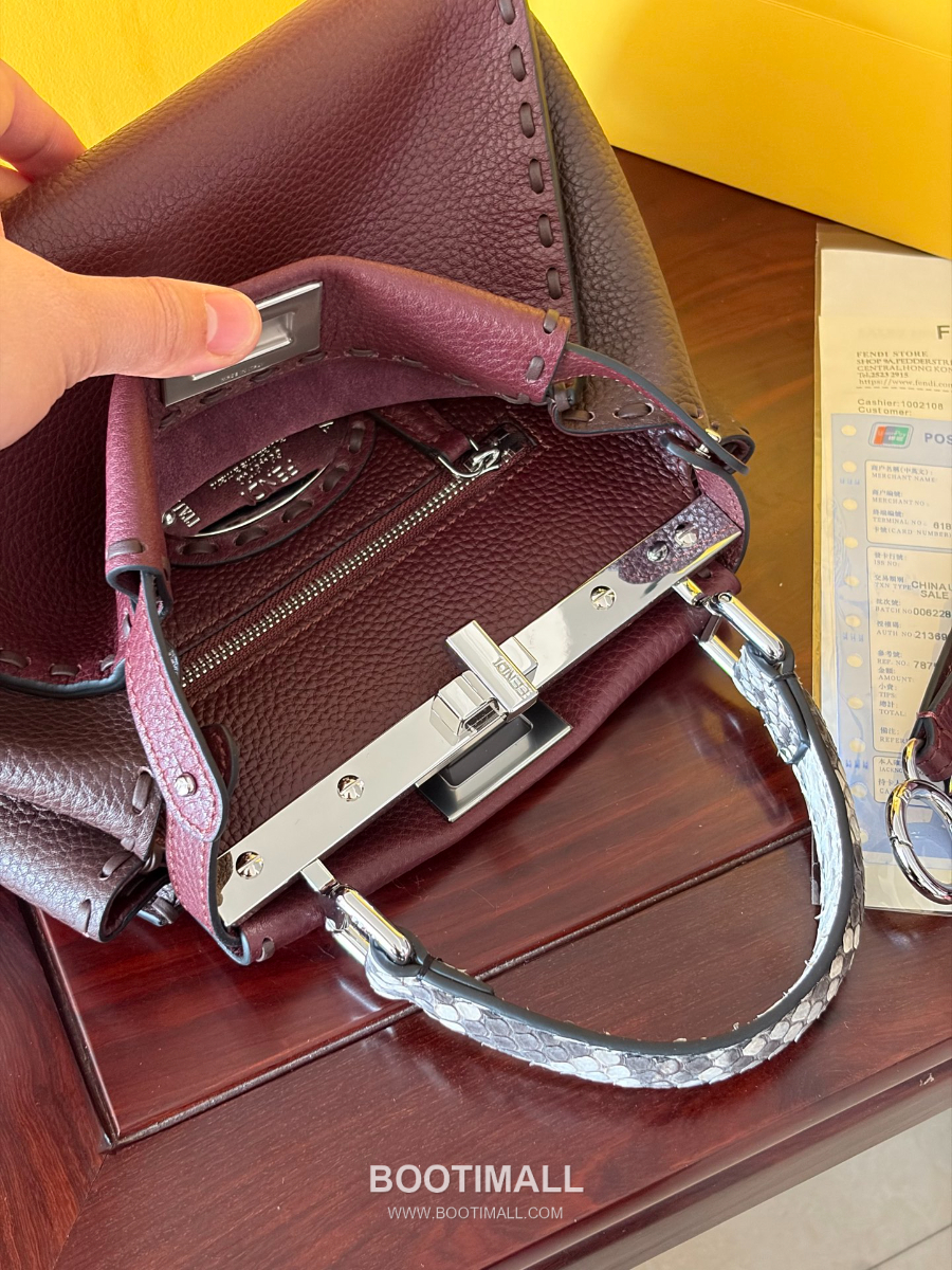 Fendi Peekaboo Mini Selleria Grained Calfskin 펜디 피카부 미니 셀레리아 그레인드 카프스킨 토트백 23cm 10