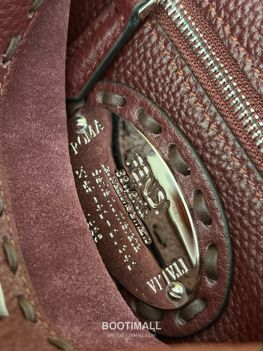 Fendi Peekaboo Mini Selleria Grained Calfskin 펜디 피카부 미니 셀레리아 그레인드 카프스킨 토트백 23cm 12