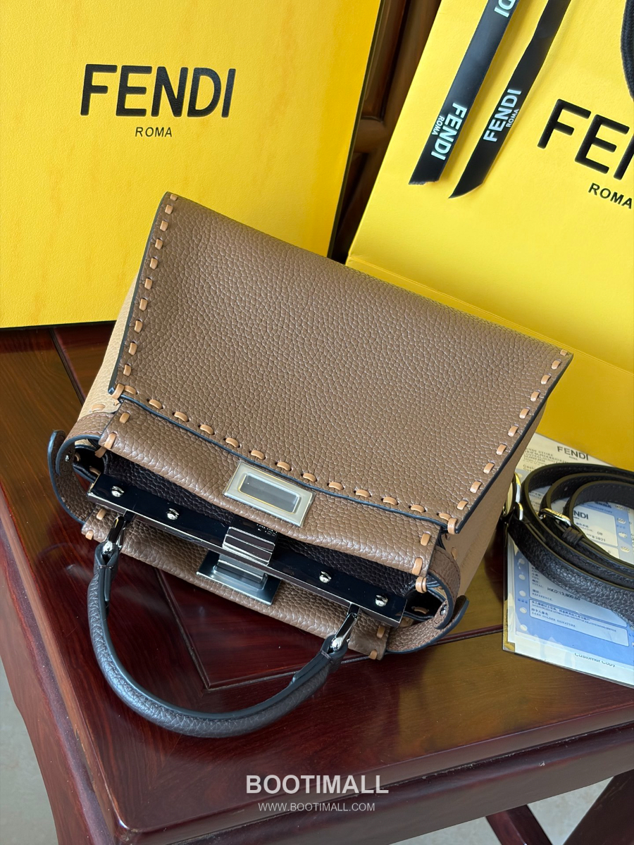 Fendi Peekaboo Mini Selleria Grained Calfskin 펜디 피카부 미니 셀레리아 그레인드 카프스킨 토트백 브라운 23cm 4