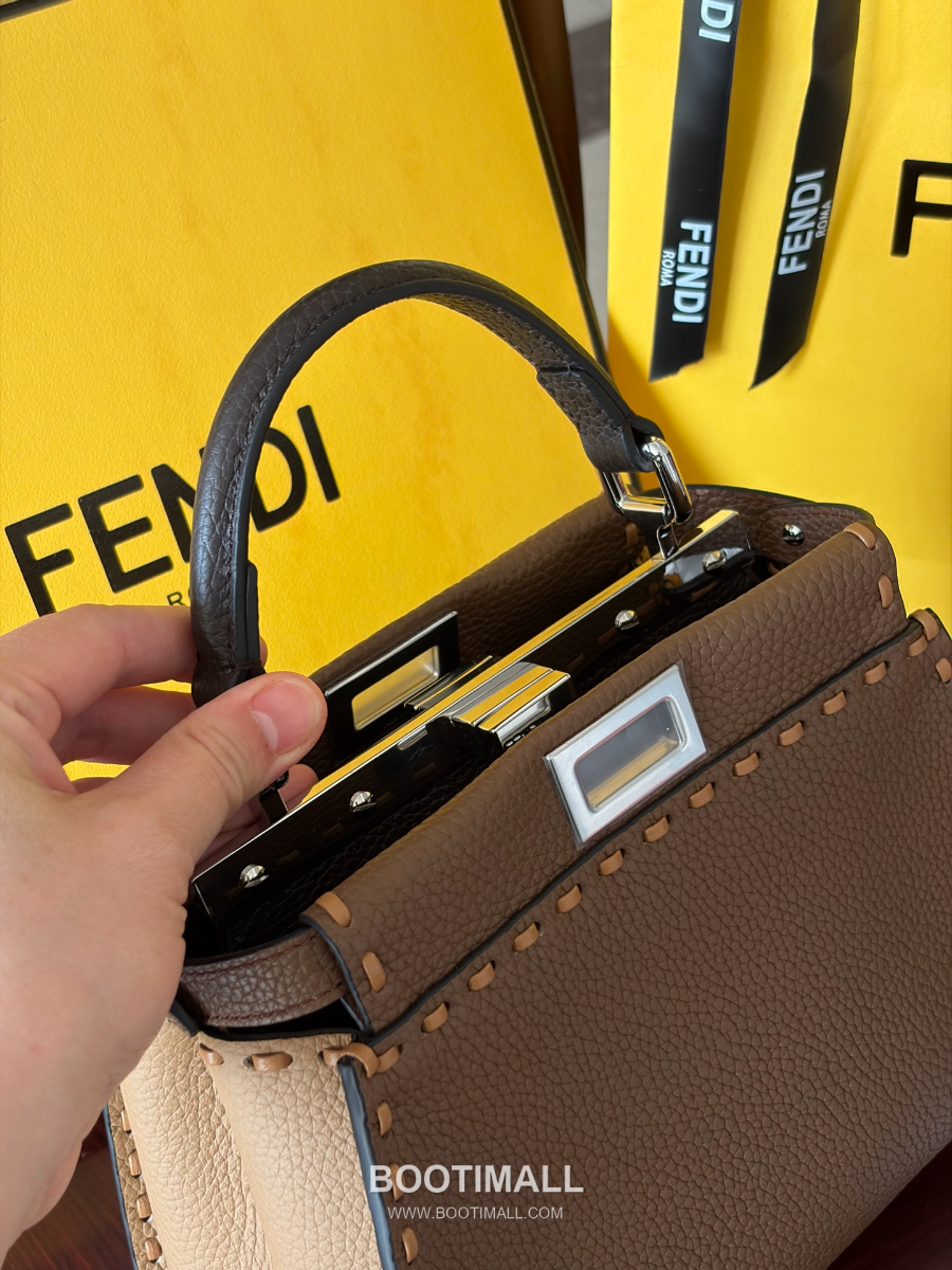 Fendi Peekaboo Mini Selleria Grained Calfskin 펜디 피카부 미니 셀레리아 그레인드 카프스킨 토트백 브라운 23cm 10