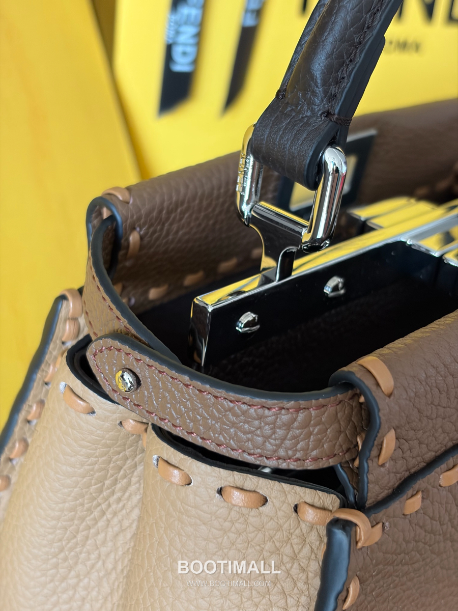 Fendi Peekaboo Mini Selleria Grained Calfskin 펜디 피카부 미니 셀레리아 그레인드 카프스킨 토트백 브라운 23cm 11