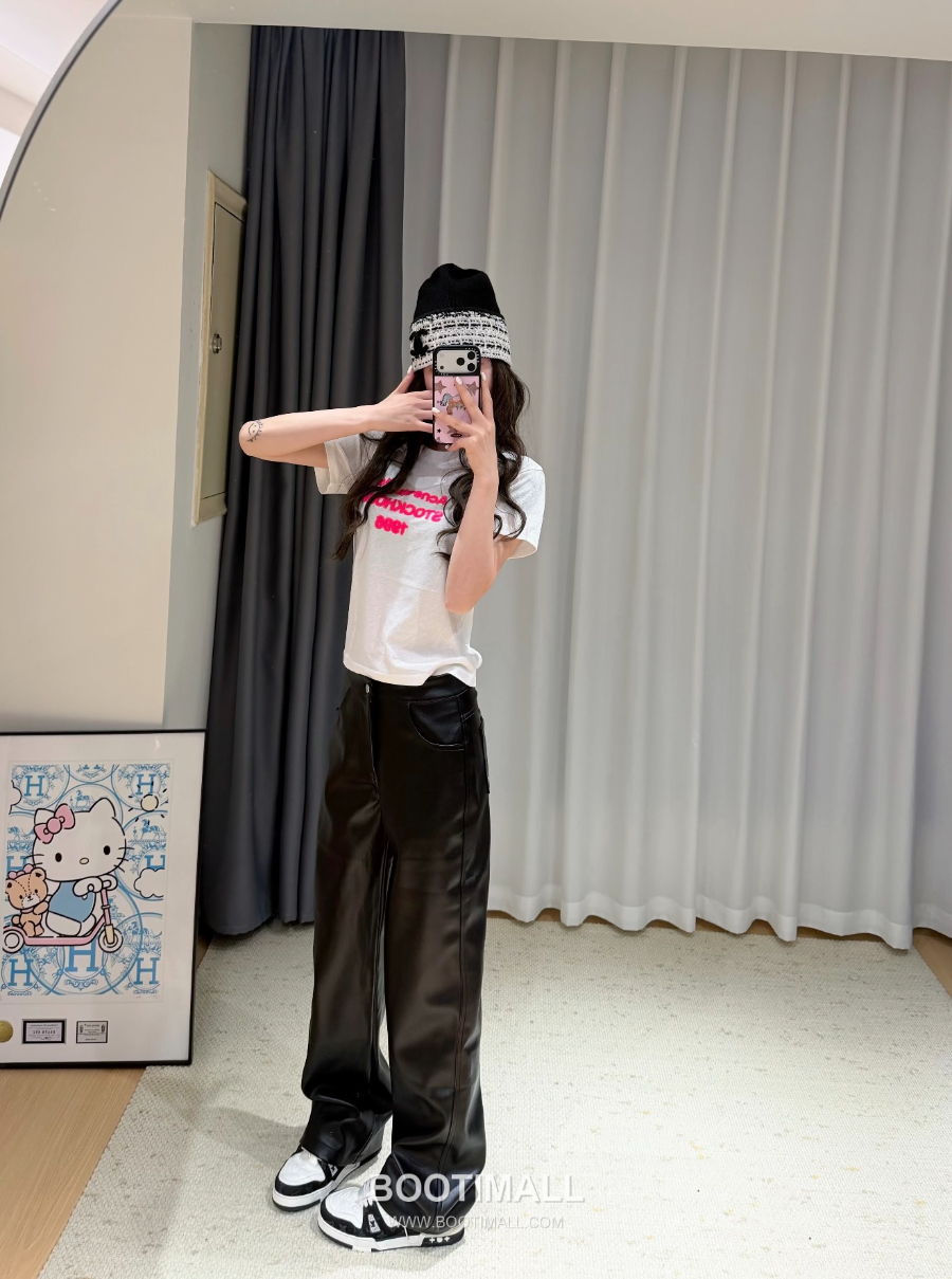 Acne Studios Stockholm 1996 Logo Flocked T-Shirt 에크네 스튜디오 스톡홀름 1996 로고 플록 프린트 티셔츠 3