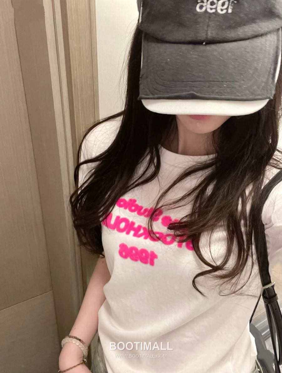 Acne Studios Stockholm 1996 Logo Flocked T-Shirt 에크네 스튜디오 스톡홀름 1996 로고 플록 프린트 티셔츠 4