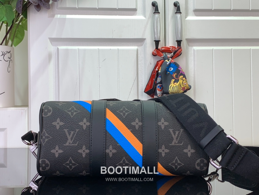 Louis Vuitton Keepall Bandoulière M01942 루이 비통 키폴 반둘리에 25 모노그램 스크린 프린트 핸드백 25cm 7
