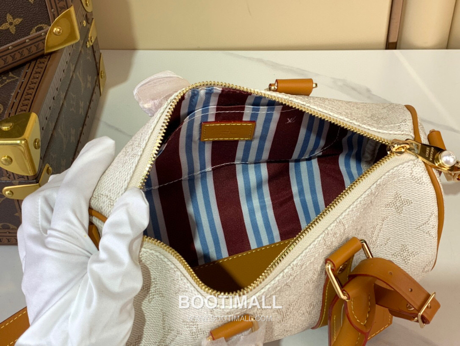 Louis Vuitton Keepall Bandoulière  M15076 루이 비통 키폴 반둘리에 25 모노그램 헤리티지 코티드 캔버스 핸드백 25cm 12