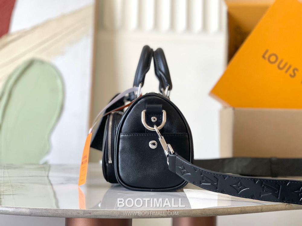 Louis Vuitton Keepall Cargo Bandoulière 25 M13988 루이 비통 키폴 카고 반둘리에 25 레더 트리밍 미니 더플백 25cm 13