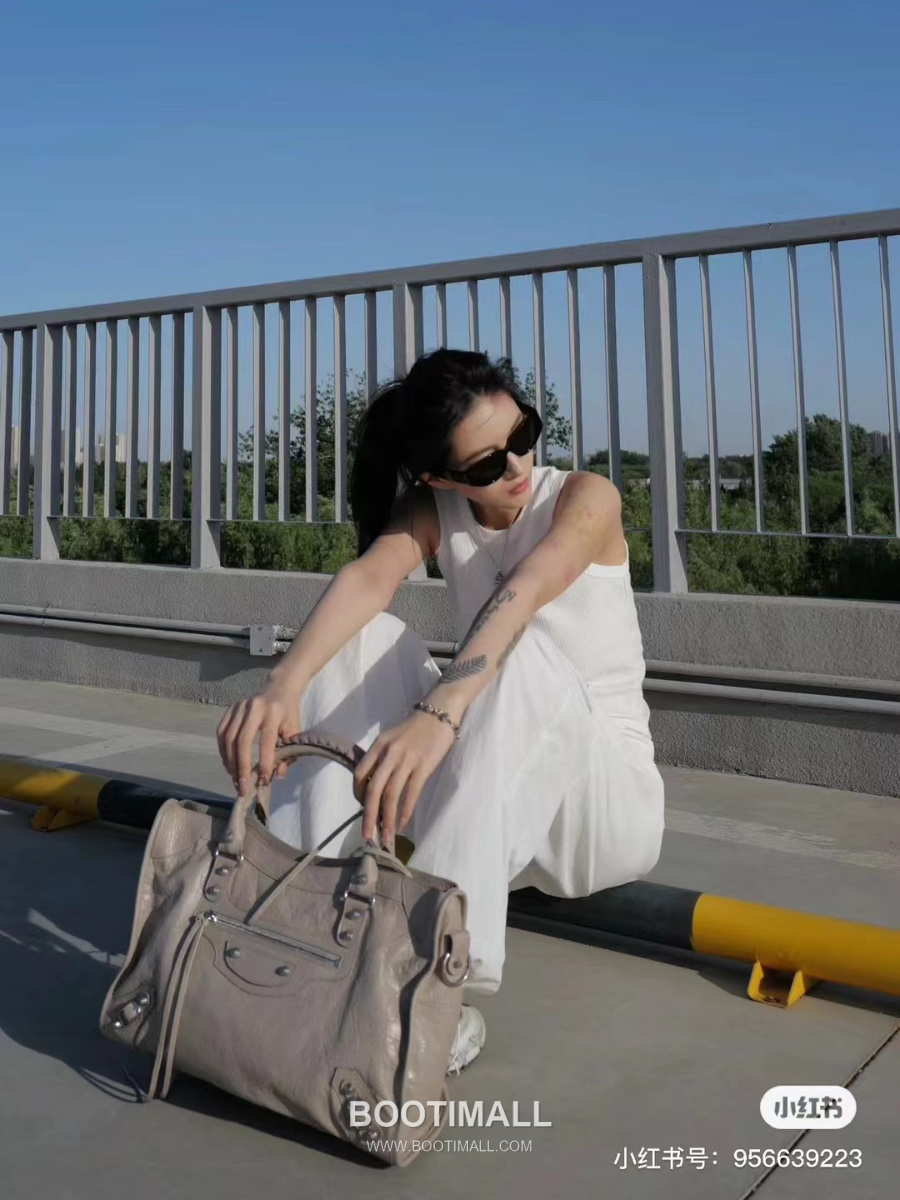 Balenciaga 발렌시아가 2025 미디엄 르 시티백 38.5cm 3