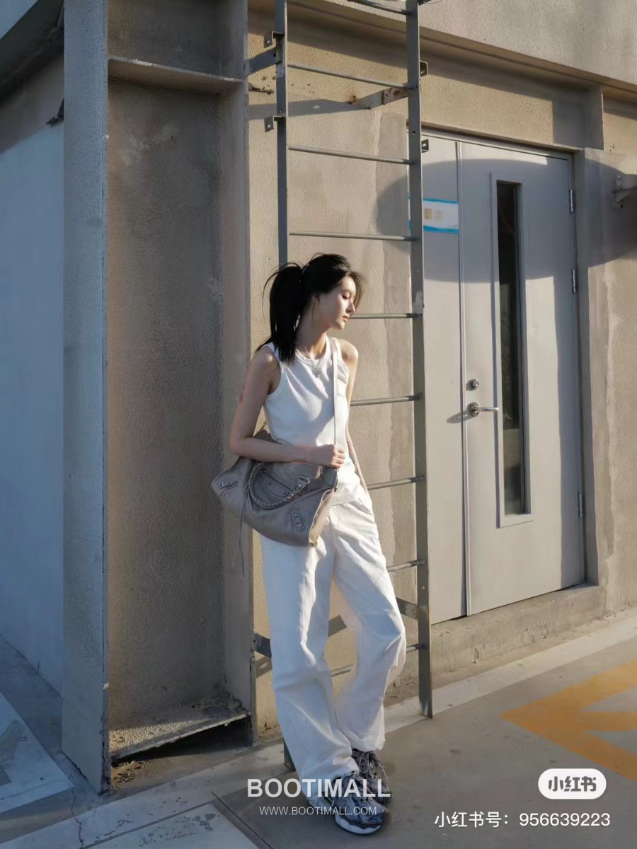 Balenciaga 발렌시아가 2025 미디엄 르 시티백 38.5cm 7