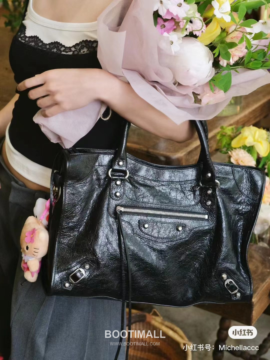Balenciaga 발렌시아가 2025 미디엄 르 시티백 38.5cm 1