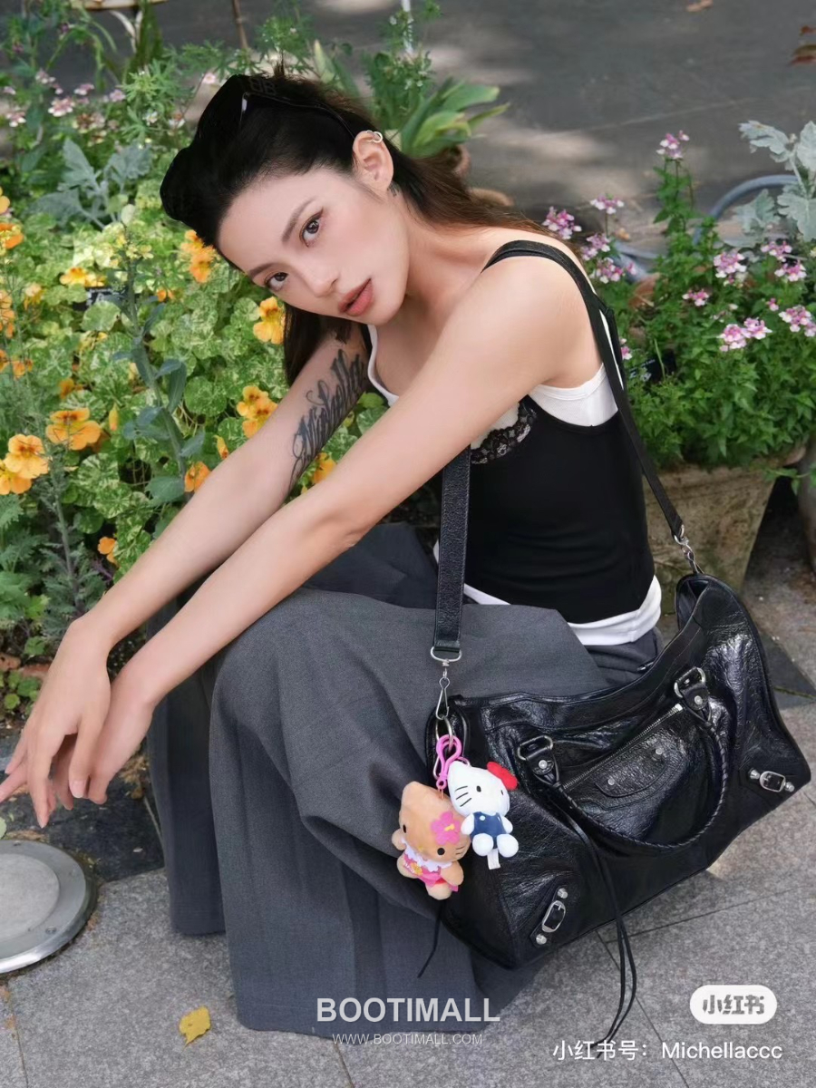 Balenciaga 발렌시아가 2025 미디엄 르 시티백 38.5cm 3