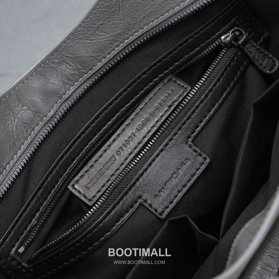 Balenciaga 발렌시아가 2025 미디엄 르 시티백 38.5cm 5