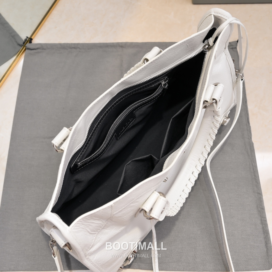 Balenciaga 발렌시아가 2025 미디엄 르 시티백 38.5cm 5