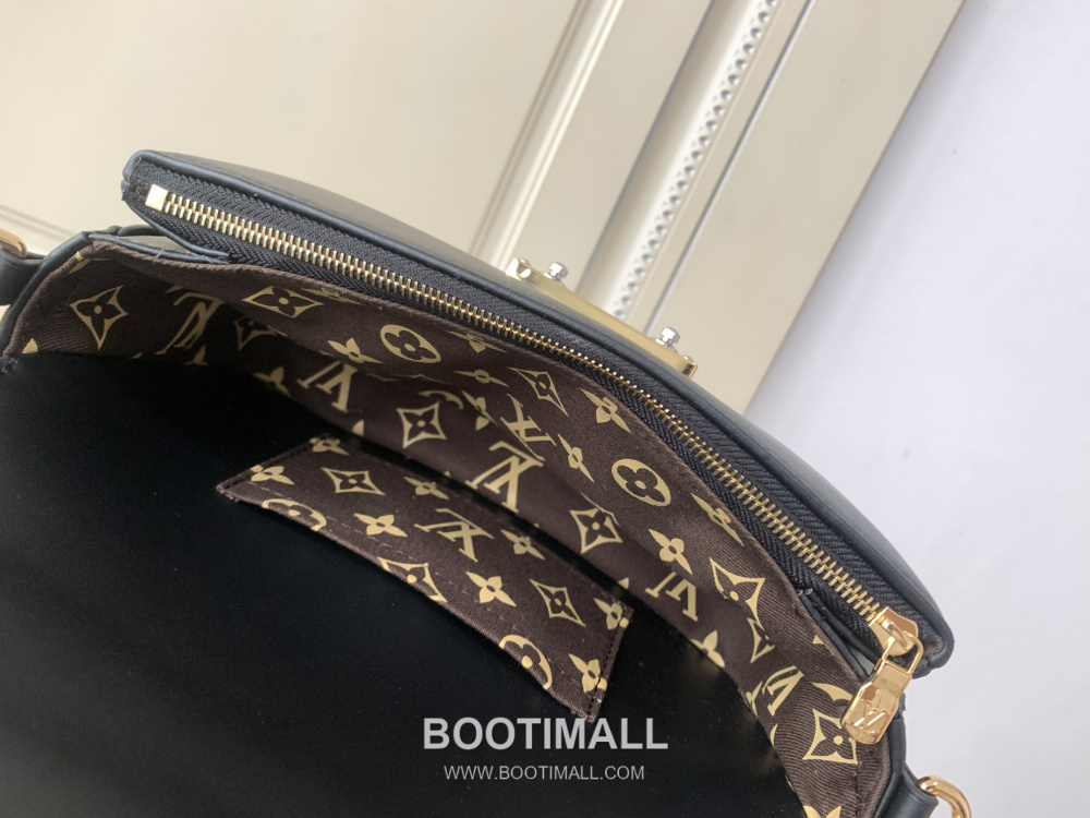Louis Vuitton Pochette Métis Swing 루이비통 포쉐트 메티스 스윙 숄더백 M20393 24cm 8