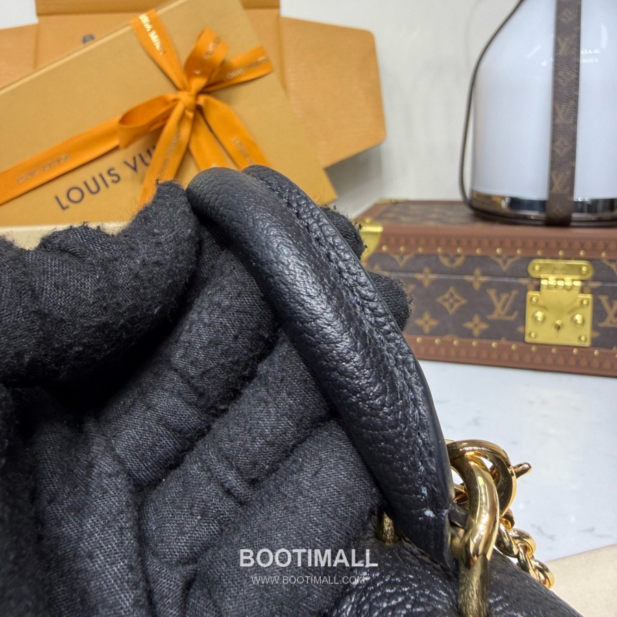 Louis Vuitton Nano Madeleine 모노그램 앙프렝뜨 미니 체인백 나노 마들렌 크로스바디백 M12144 21cm 11