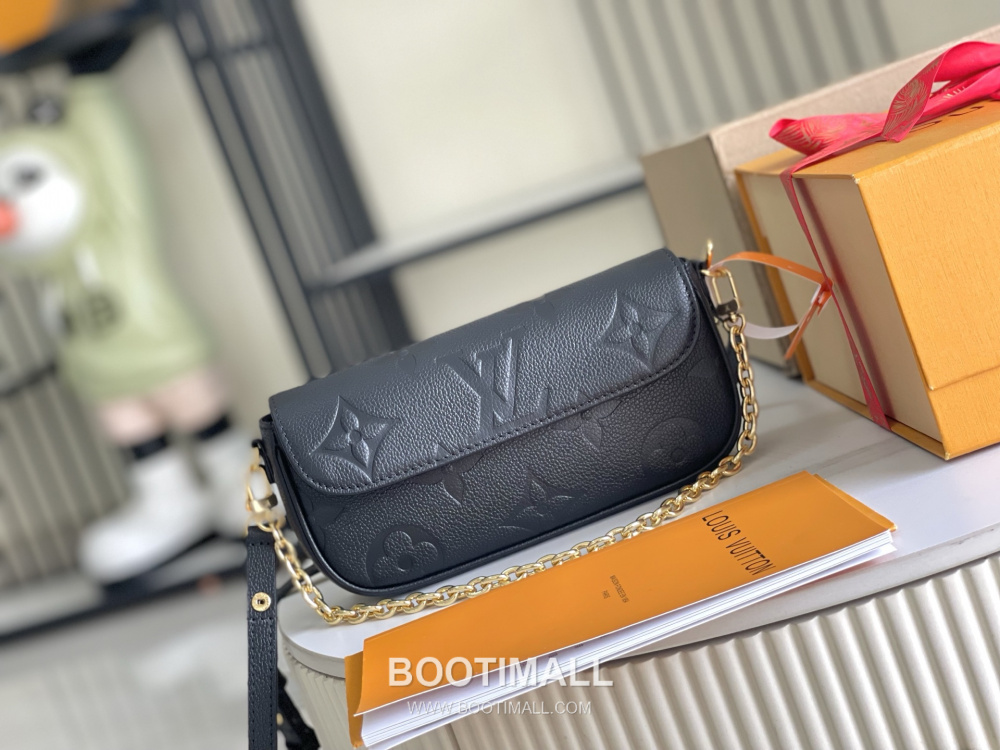 Louis Vuitton Coussin PM 모노그램 앙프렝뜨 숄더백 쿠쌍 PM M82154 33cm 4