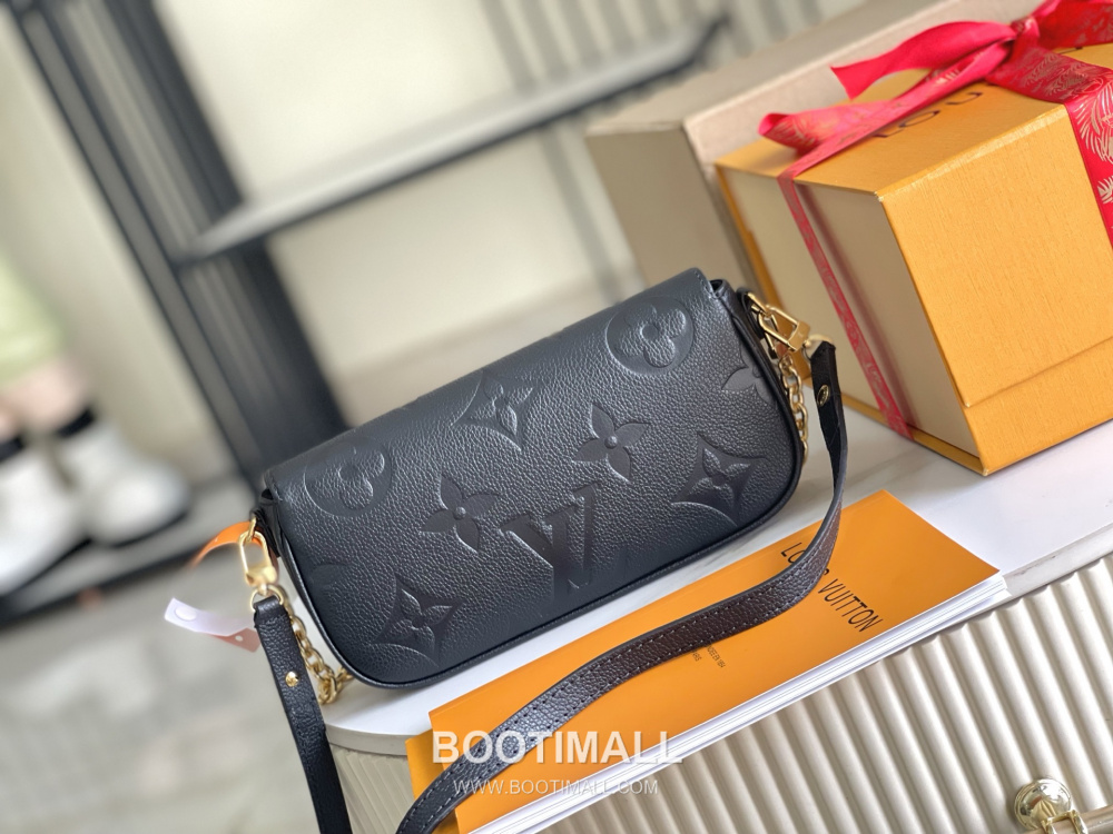 Louis Vuitton Coussin PM 모노그램 앙프렝뜨 숄더백 쿠쌍 PM M82154 33cm 6