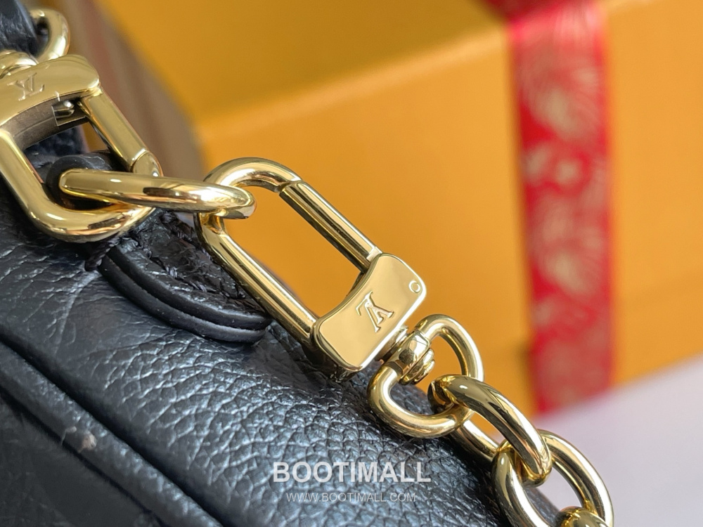 Louis Vuitton Coussin PM 모노그램 앙프렝뜨 숄더백 쿠쌍 PM M82154 33cm 8