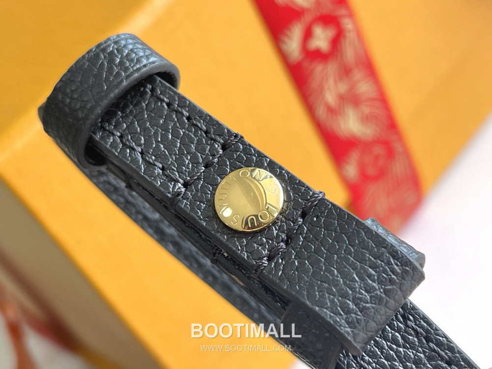 Louis Vuitton Coussin PM 모노그램 앙프렝뜨 숄더백 쿠쌍 PM M82154 33cm 9