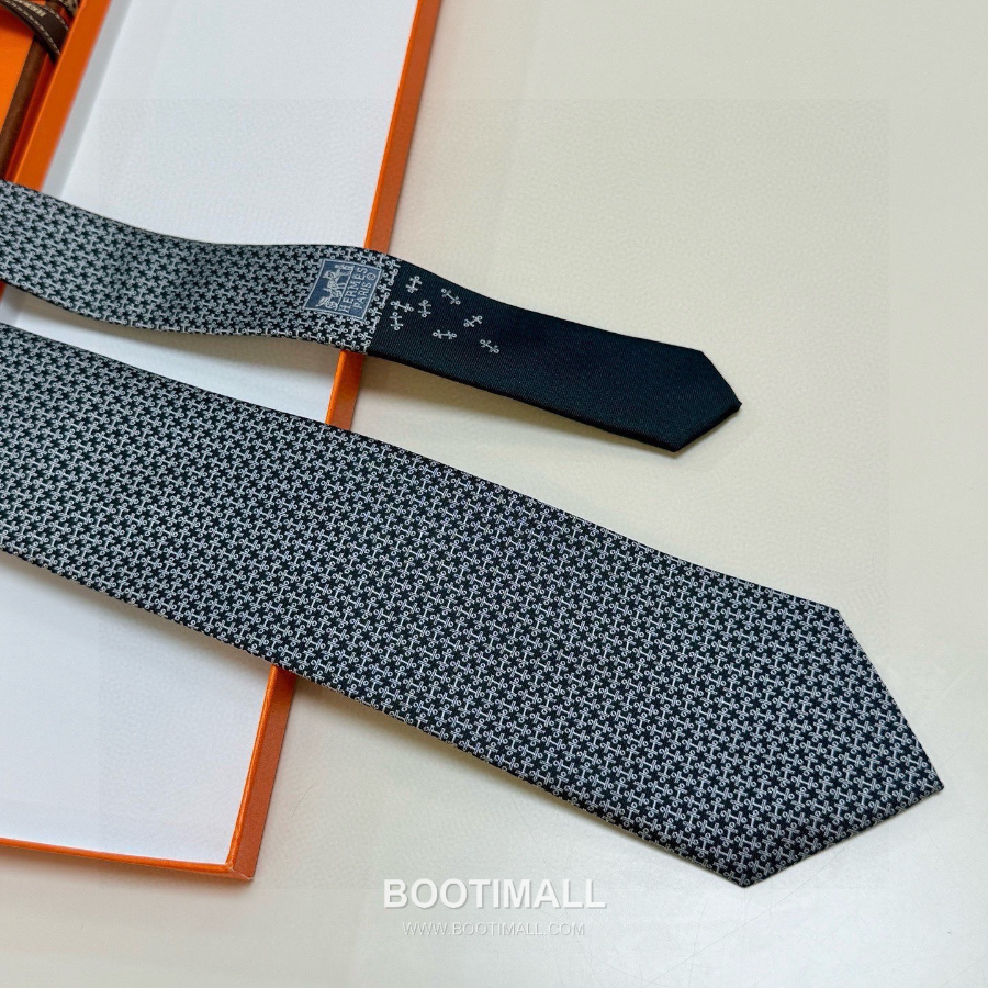 Hermès Printed Silk Tie Hermès 에르메스 프린트 실크 넥타이 148cm 37