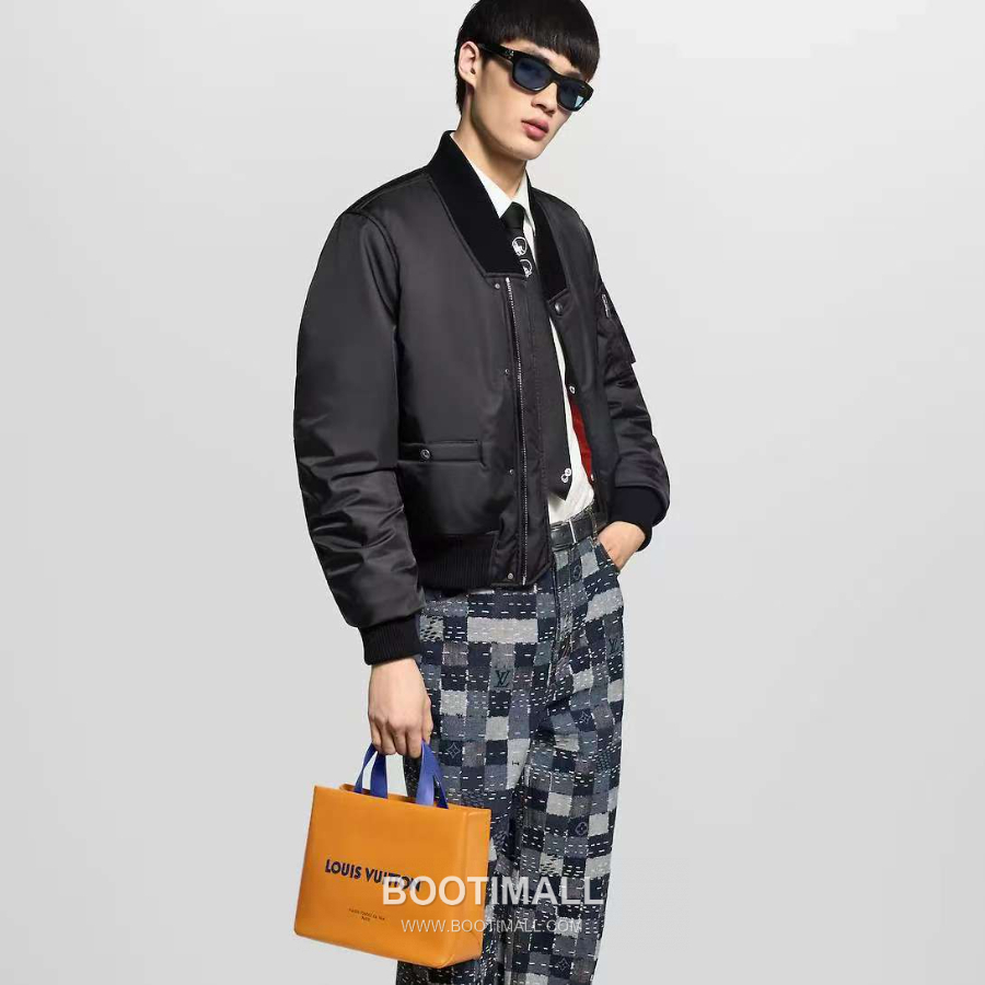 Louis Vuitton LV Packaging Shopper Tote M15237 루이비통 LV 패키징 쇼퍼 토트백 40cm 1