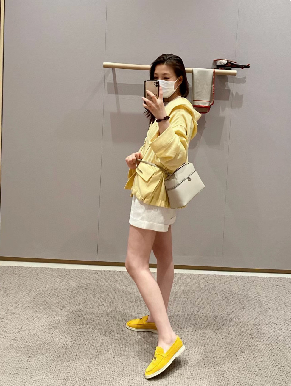 Loro Piana 로로피아나 로로 피아나 L27 엑스트라 포켓 라이트 베이지 크로스백 1