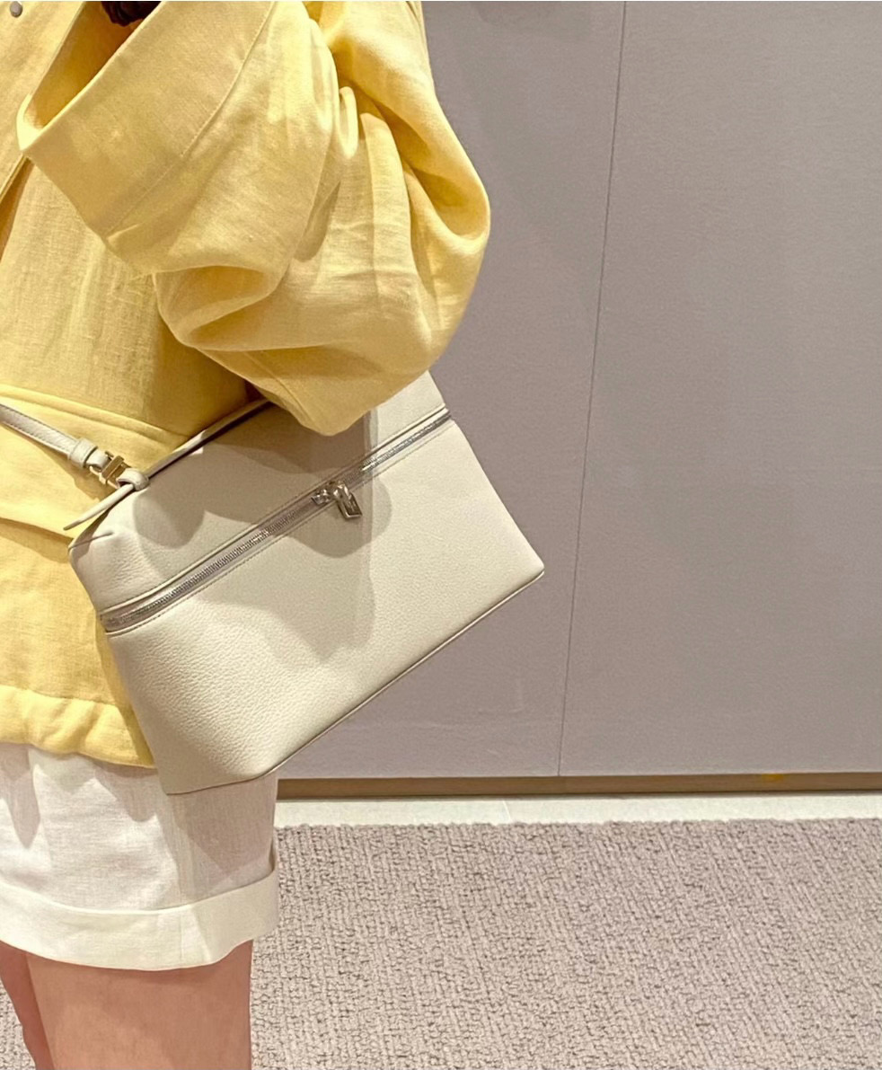 Loro Piana 로로피아나 로로 피아나 L27 엑스트라 포켓 라이트 베이지 크로스백 2