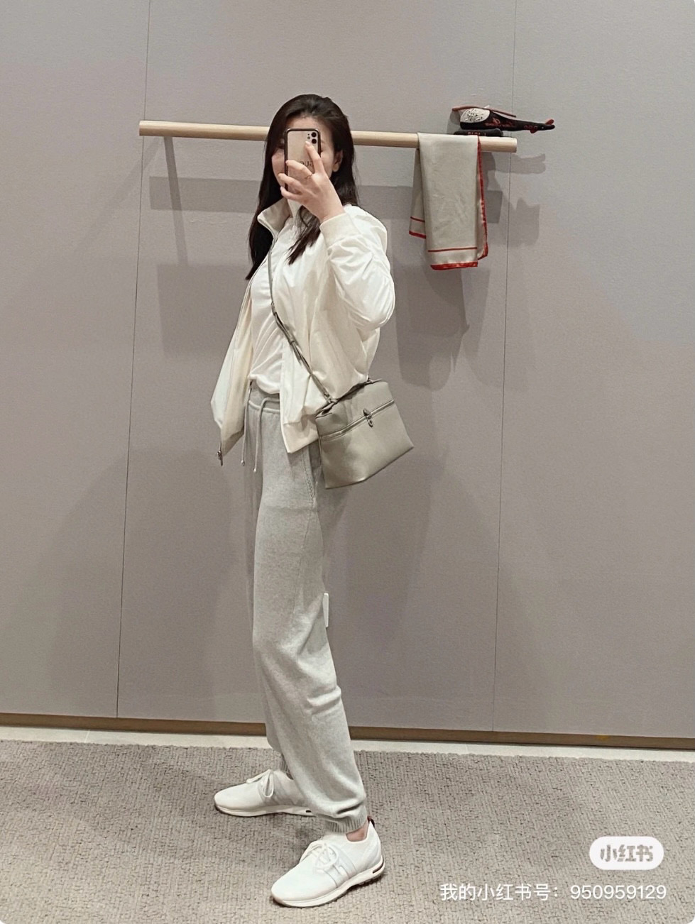 Loro Piana 로로피아나 로로 피아나 L27 엑스트라 포켓 라이트 베이지 크로스백 2