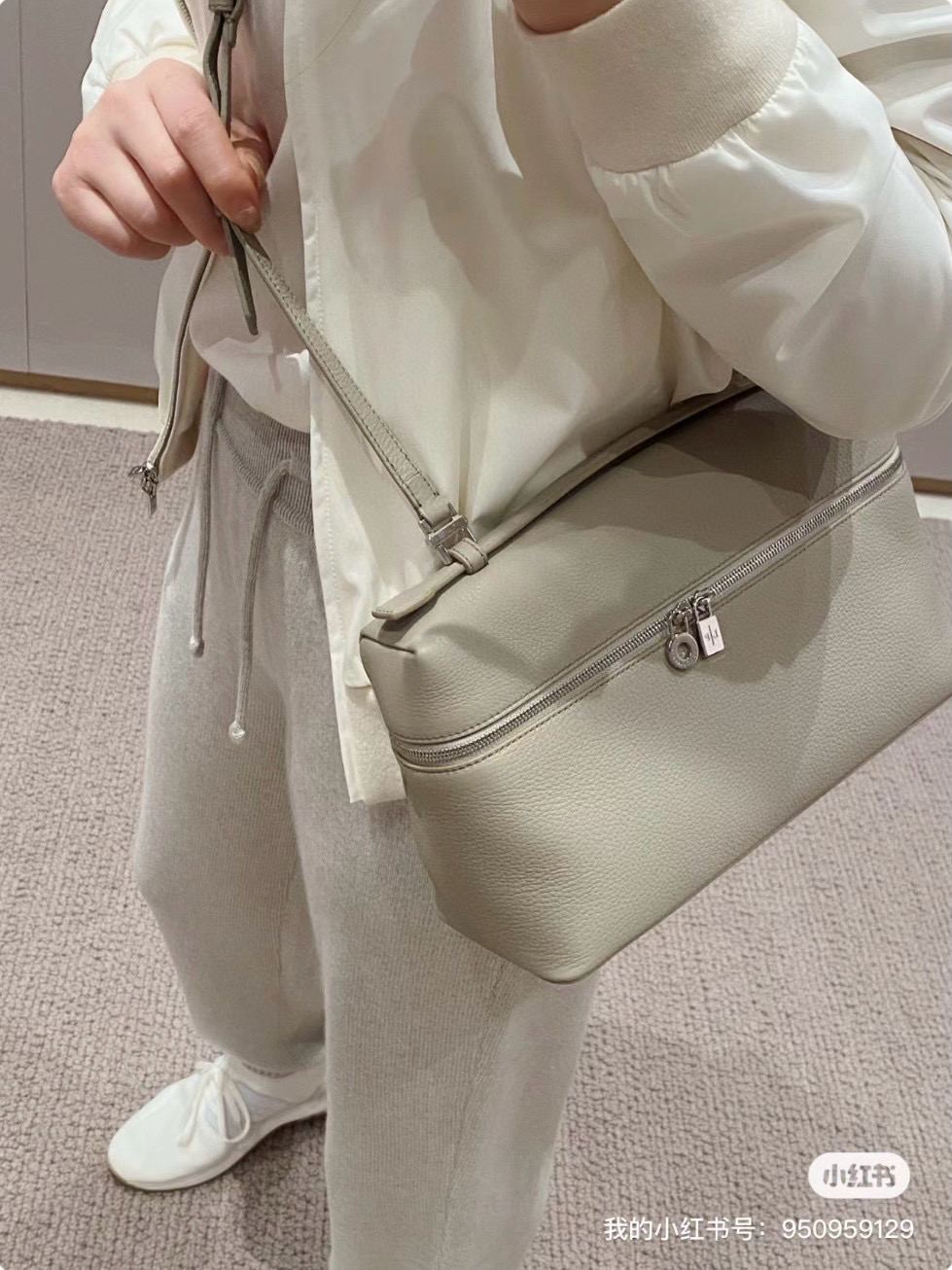 Loro Piana 로로피아나 로로 피아나 L27 엑스트라 포켓 라이트 베이지 크로스백 3