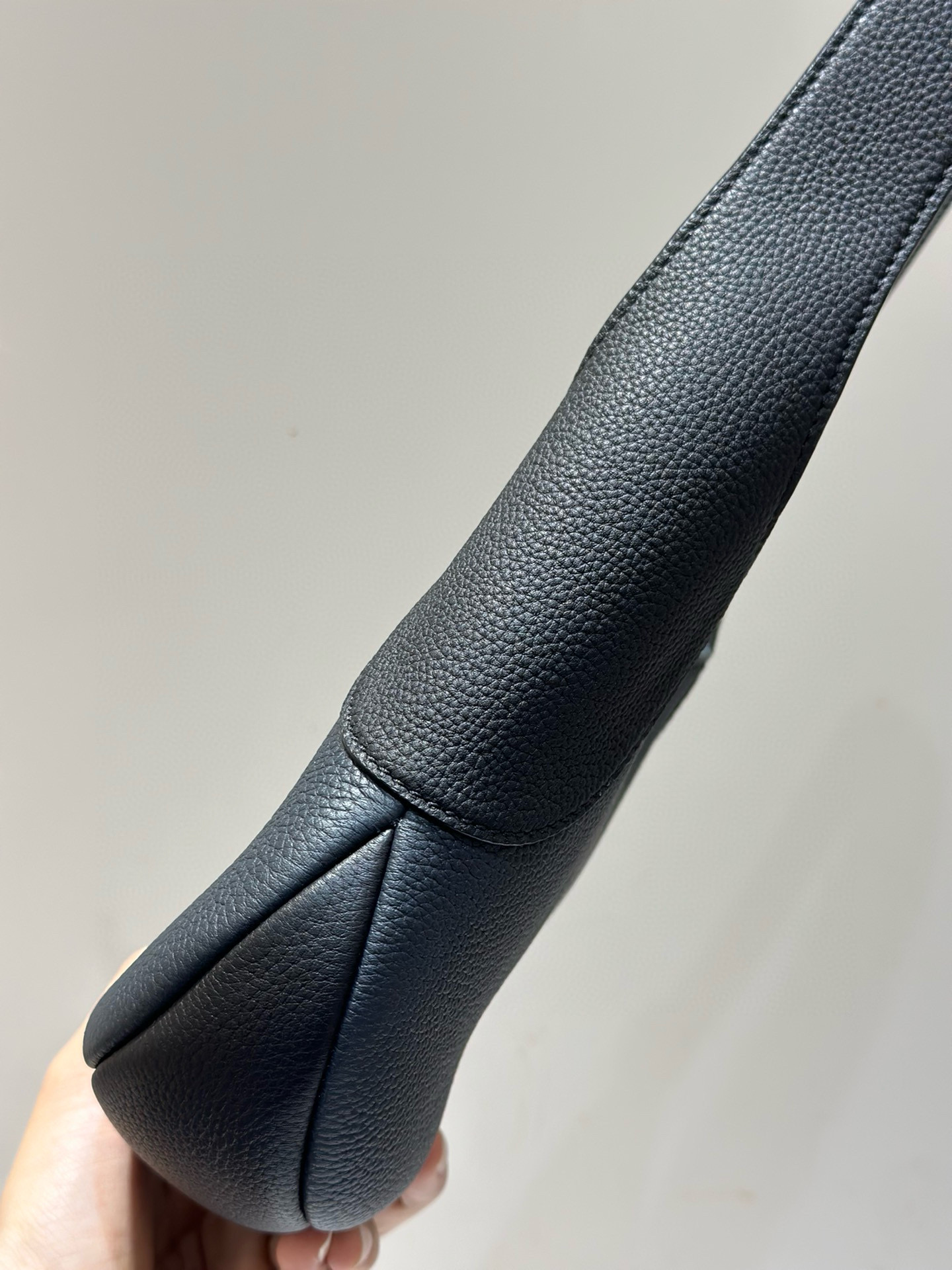 Loro Piana 로로피아나 로로 피아나 Bobbin 보빈 소형 숄더백 네이비 블랙 7