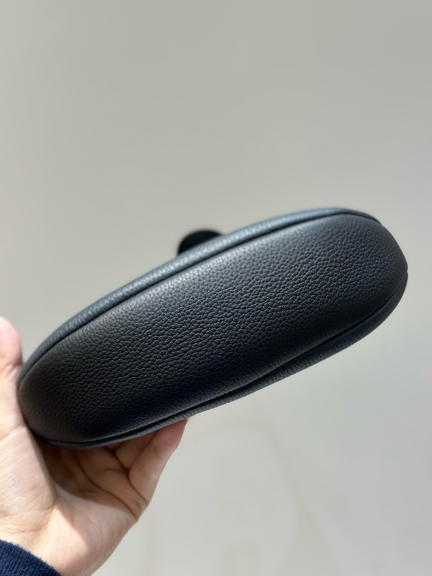 Loro Piana 로로피아나 로로 피아나 Bobbin 보빈 소형 숄더백 네이비 블랙 8