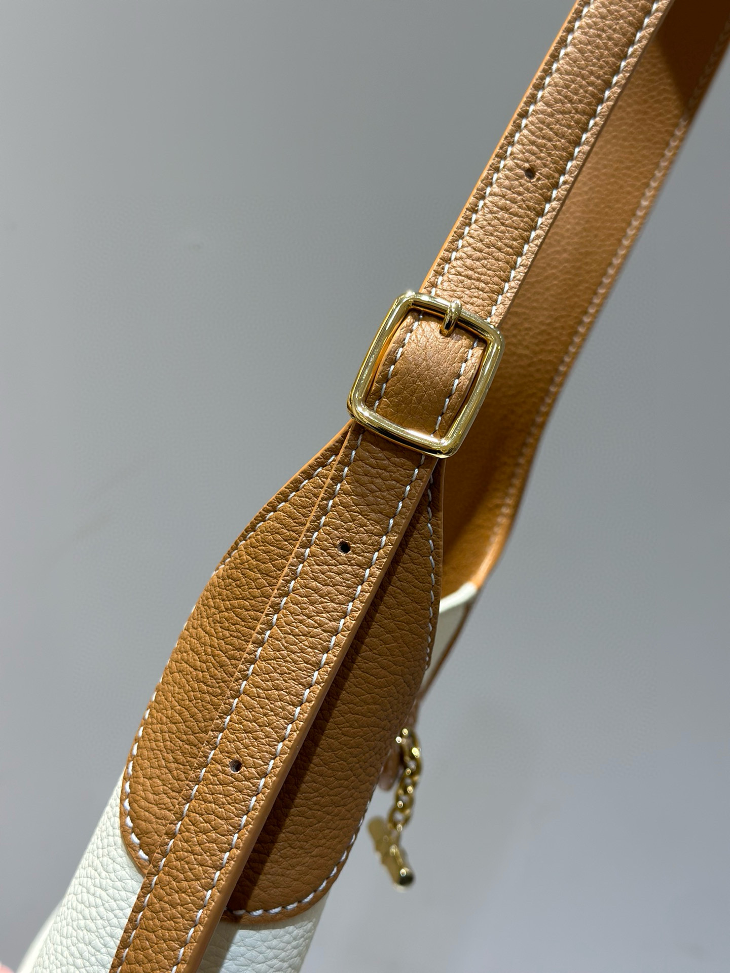 Loro Piana 로로피아나 로로 피아나 Bobbin 보빈 소형 숄더백 네이비 블랙 4