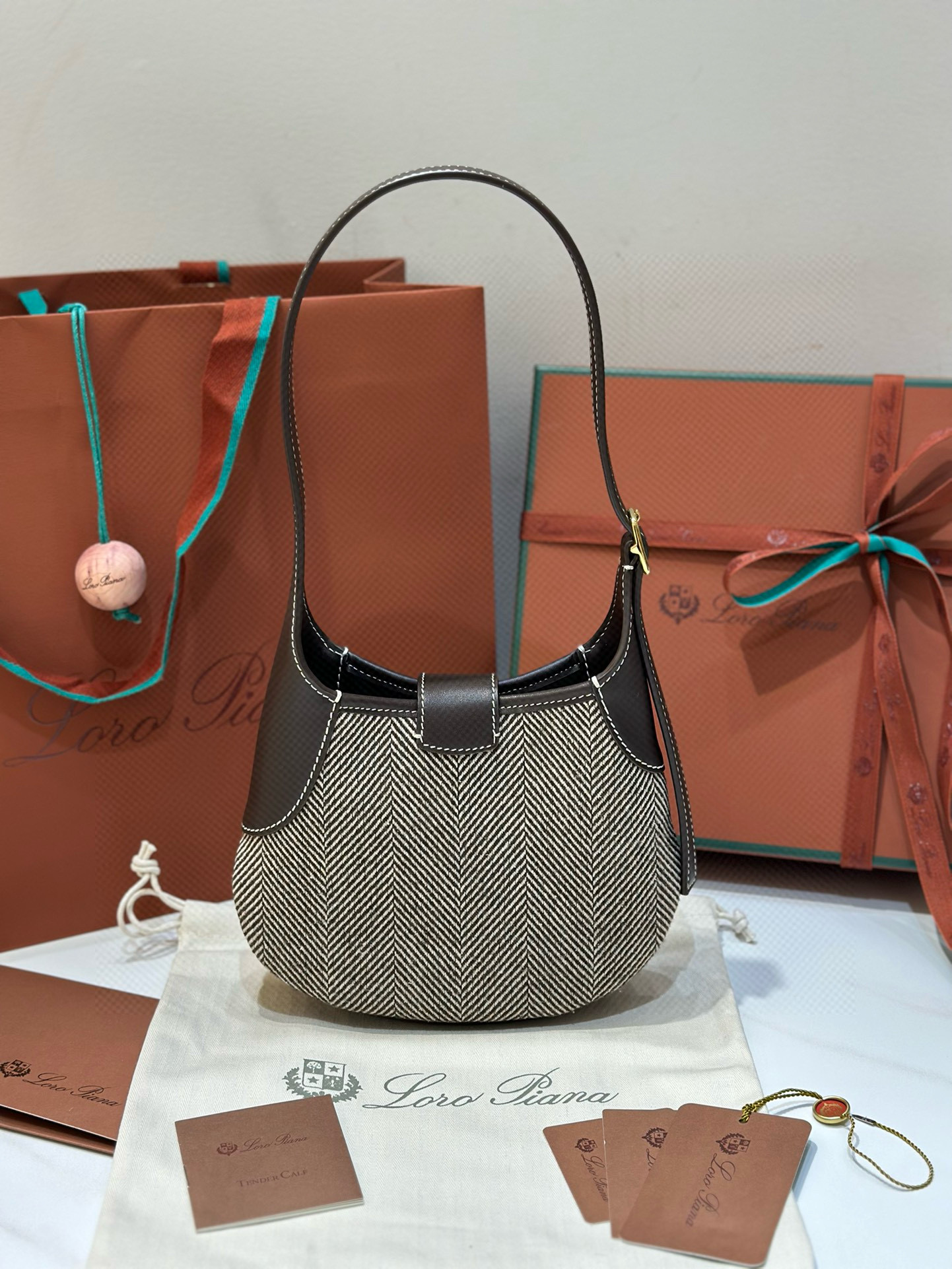 Loro Piana 로로피아나 Bobbin 양모 배색 숄더백 2